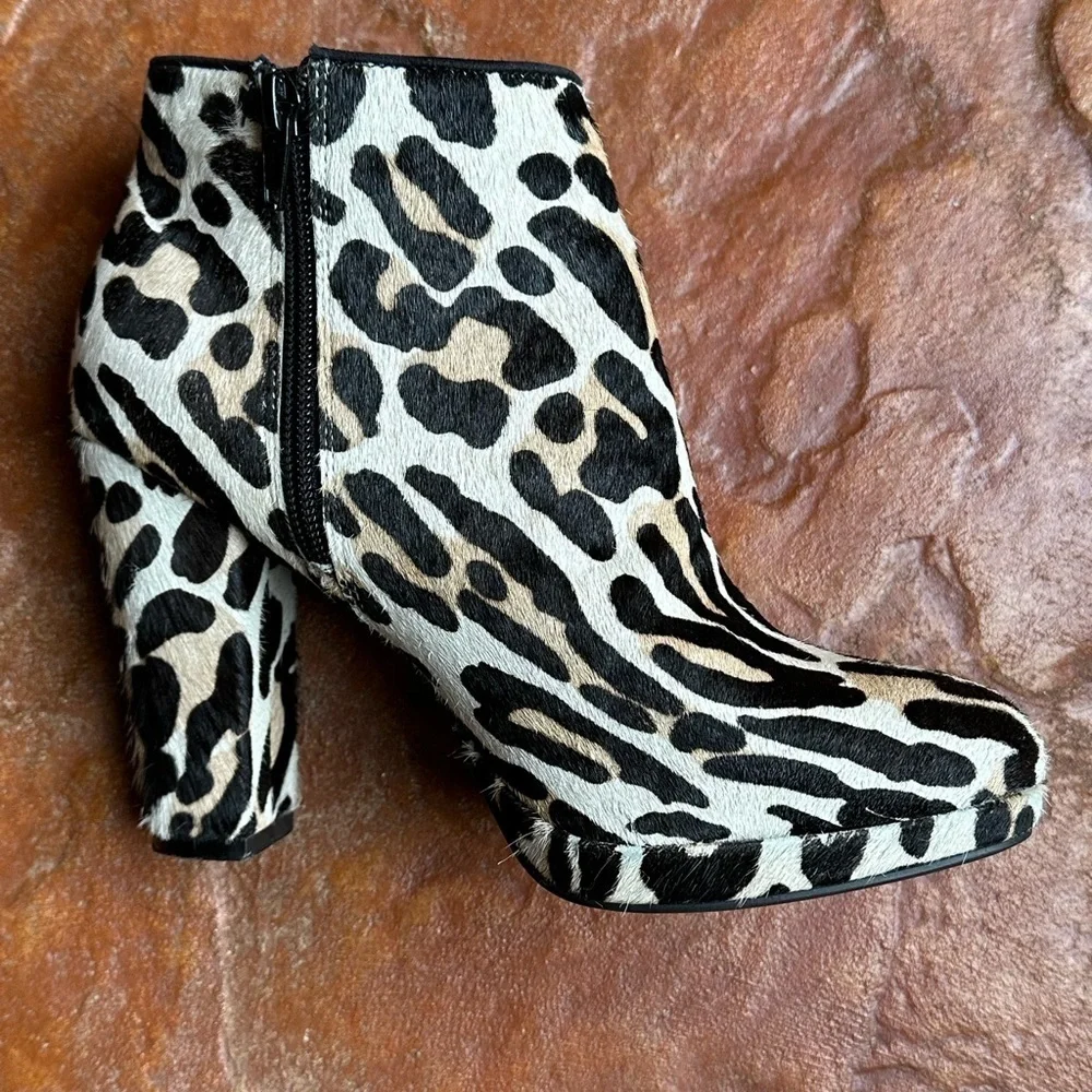 Aldo Chic Leopard Print Calf Hair Leather Heeled Ankle Boots Sz 7M